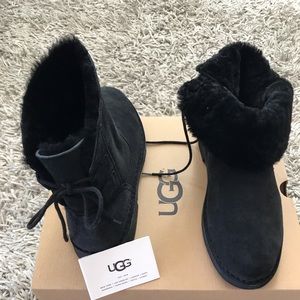 UGG NAIYAH BLACK BOOTIES